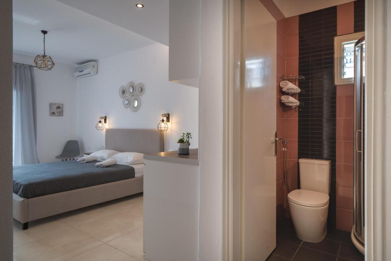 Pantheon Hotell Patitírion Exteriör bild