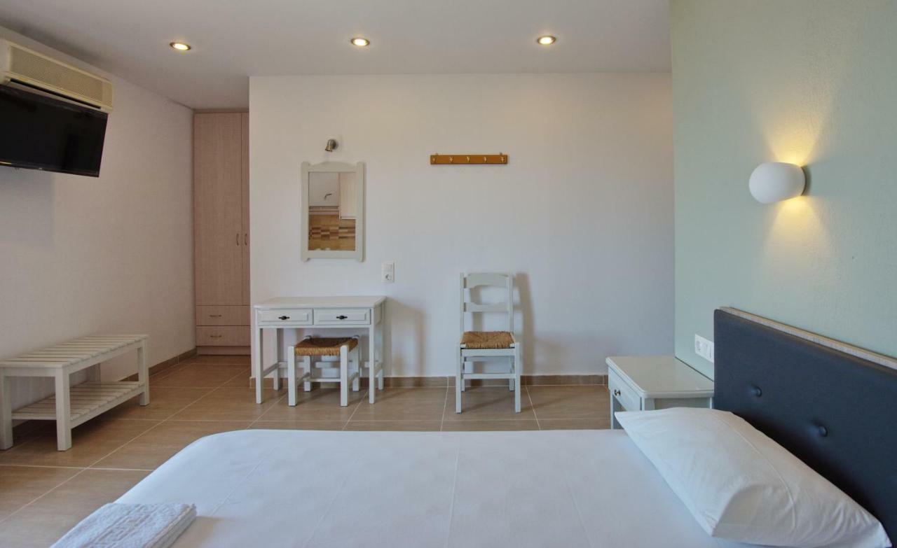 Pantheon Hotell Patitírion Exteriör bild